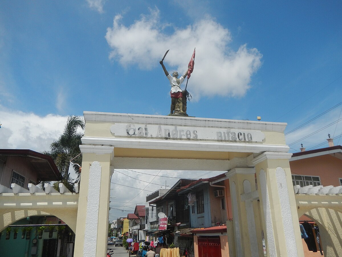 Monumento sa Plaza Bonifacio